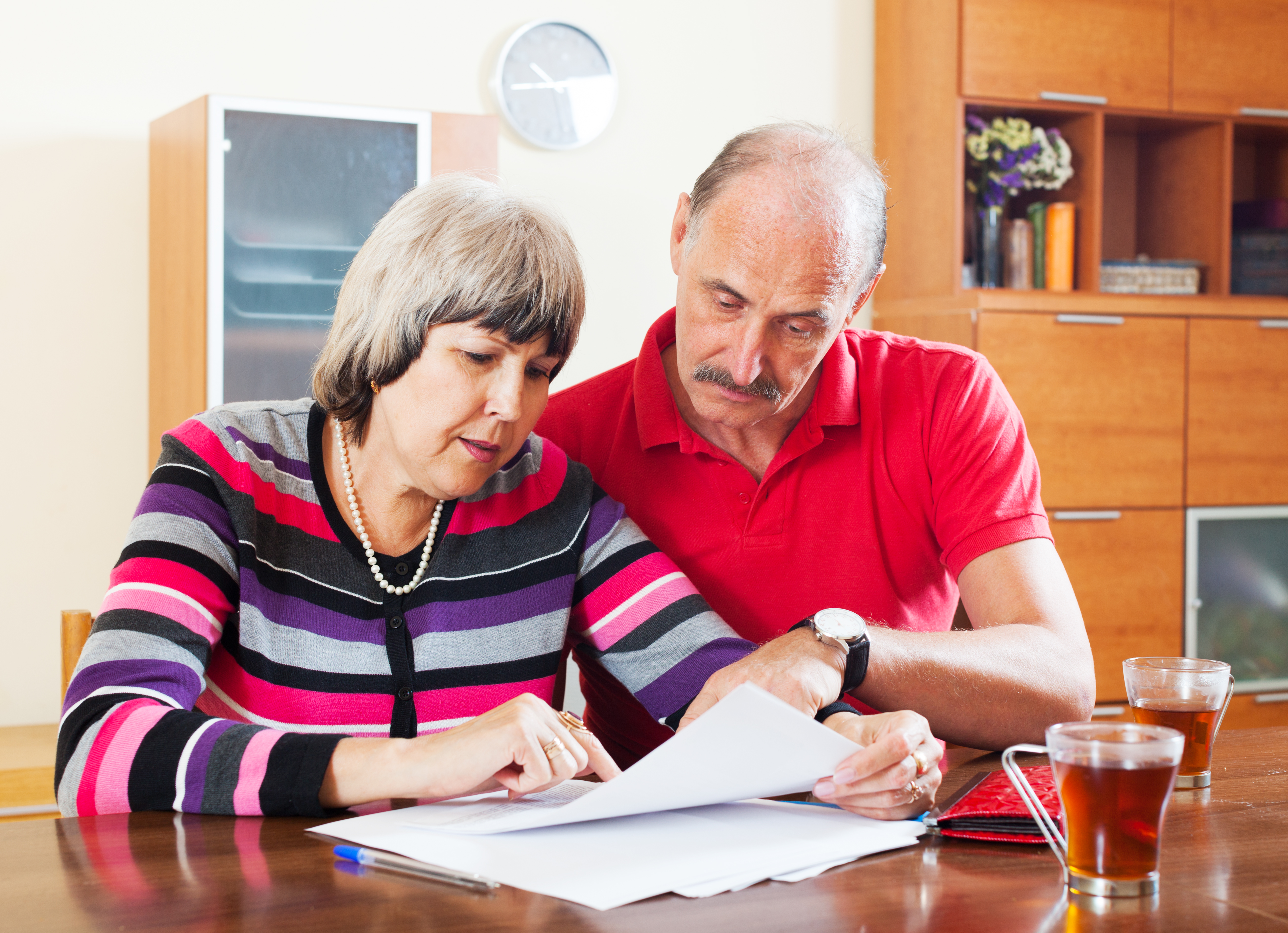 Agent and customer discussing final expense insurance